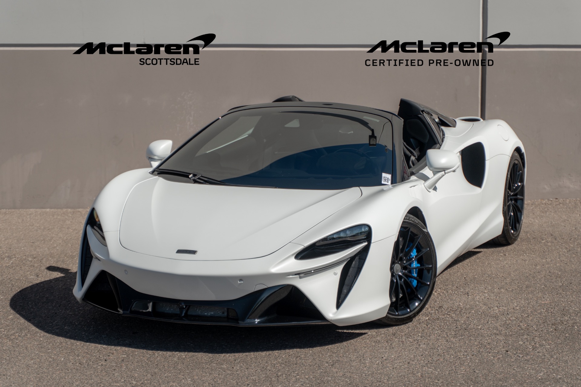 2025 McLaren Artura's photo
