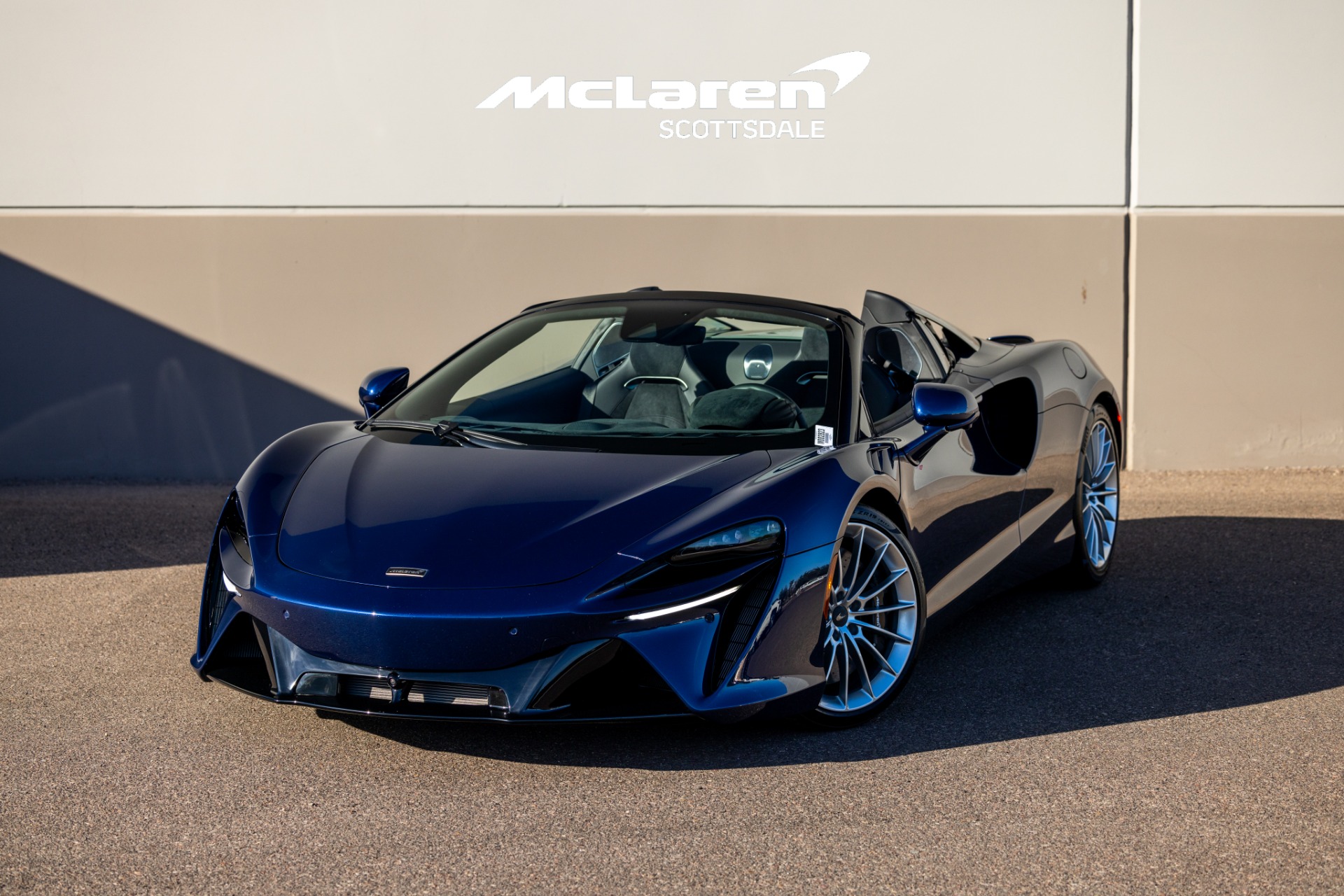 2025 McLaren Artura