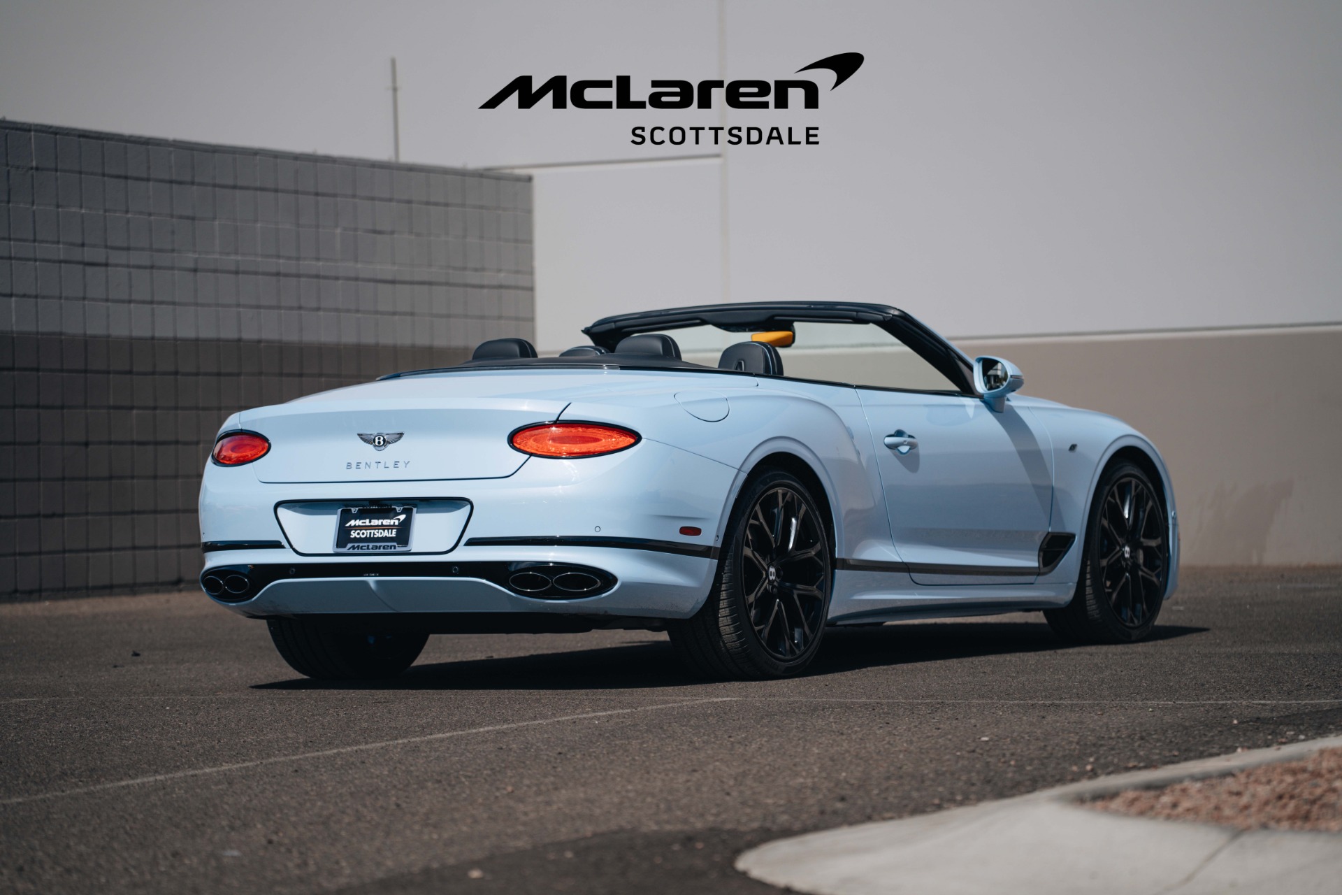 BENTLEY パーカー EU M / US S ホワイト/ブラック BENTLEY パーカー EU M / US S ホワイト/ブラック-海外正規品・楽天市場店
