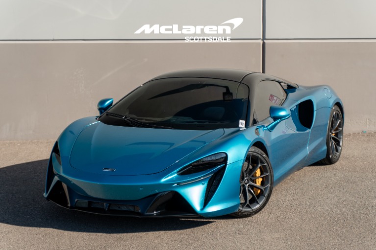 2023 McLaren Artura Performance