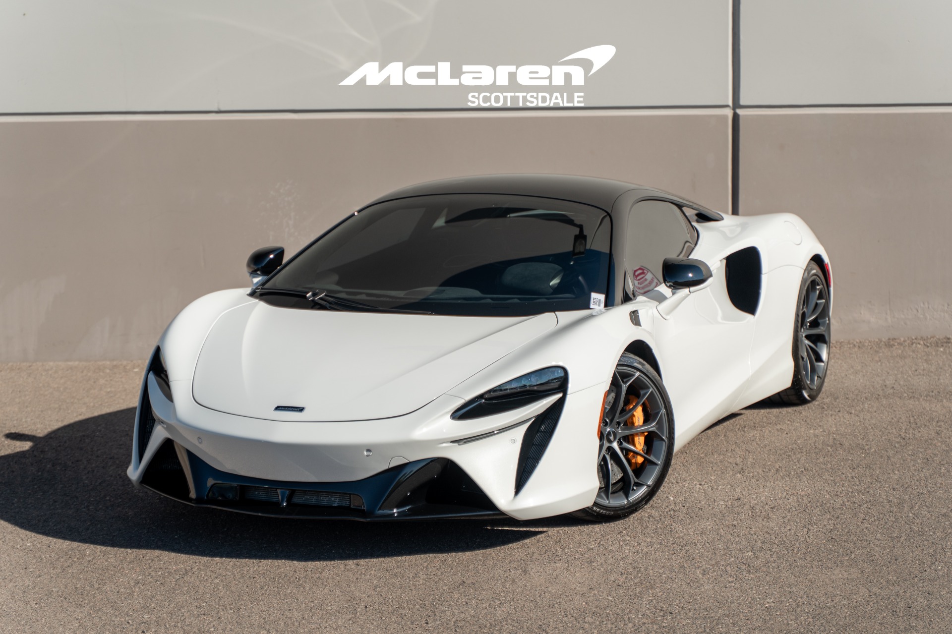 2023 McLaren Artura Performance