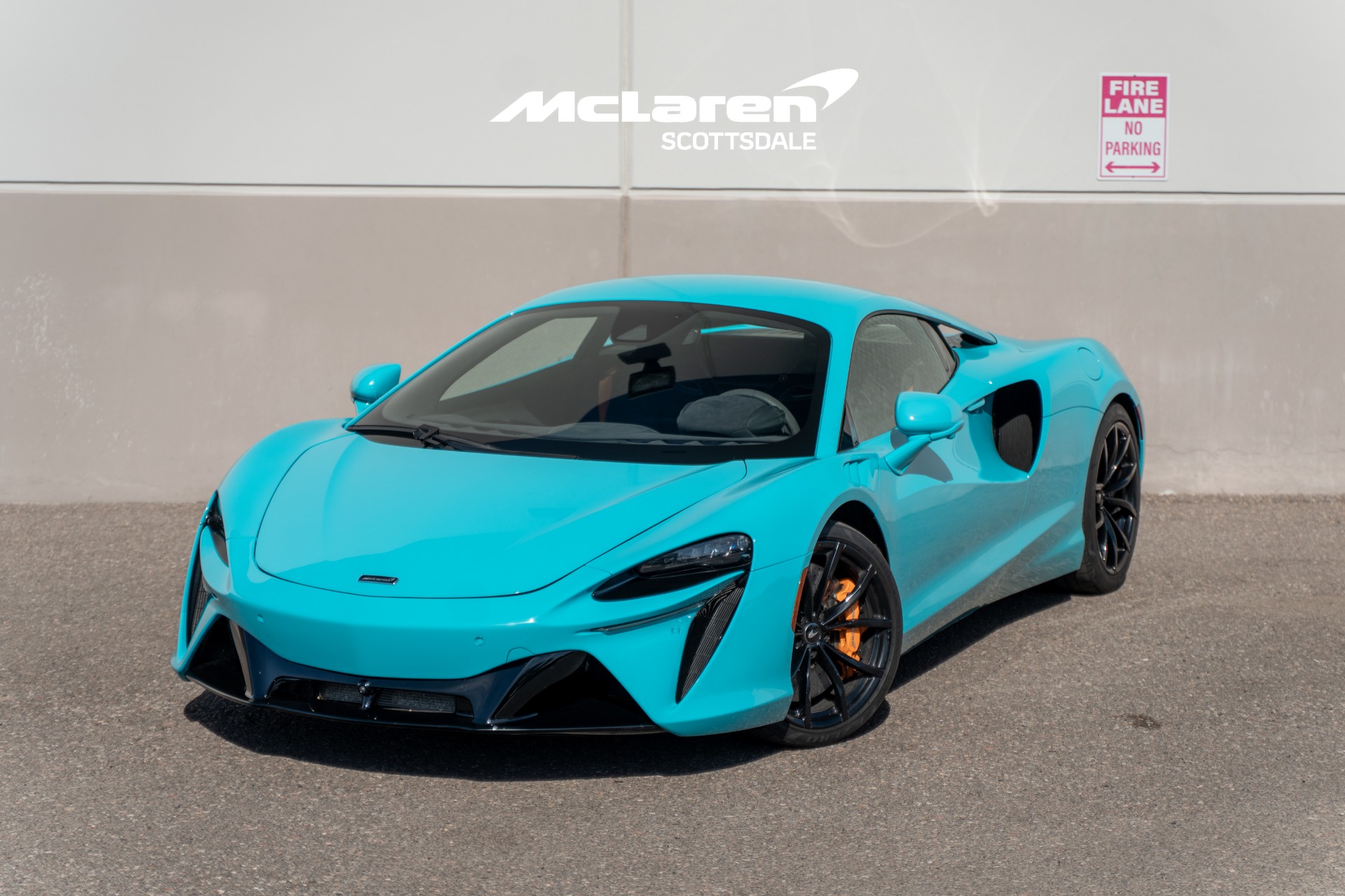 2024 McLaren Artura's photo