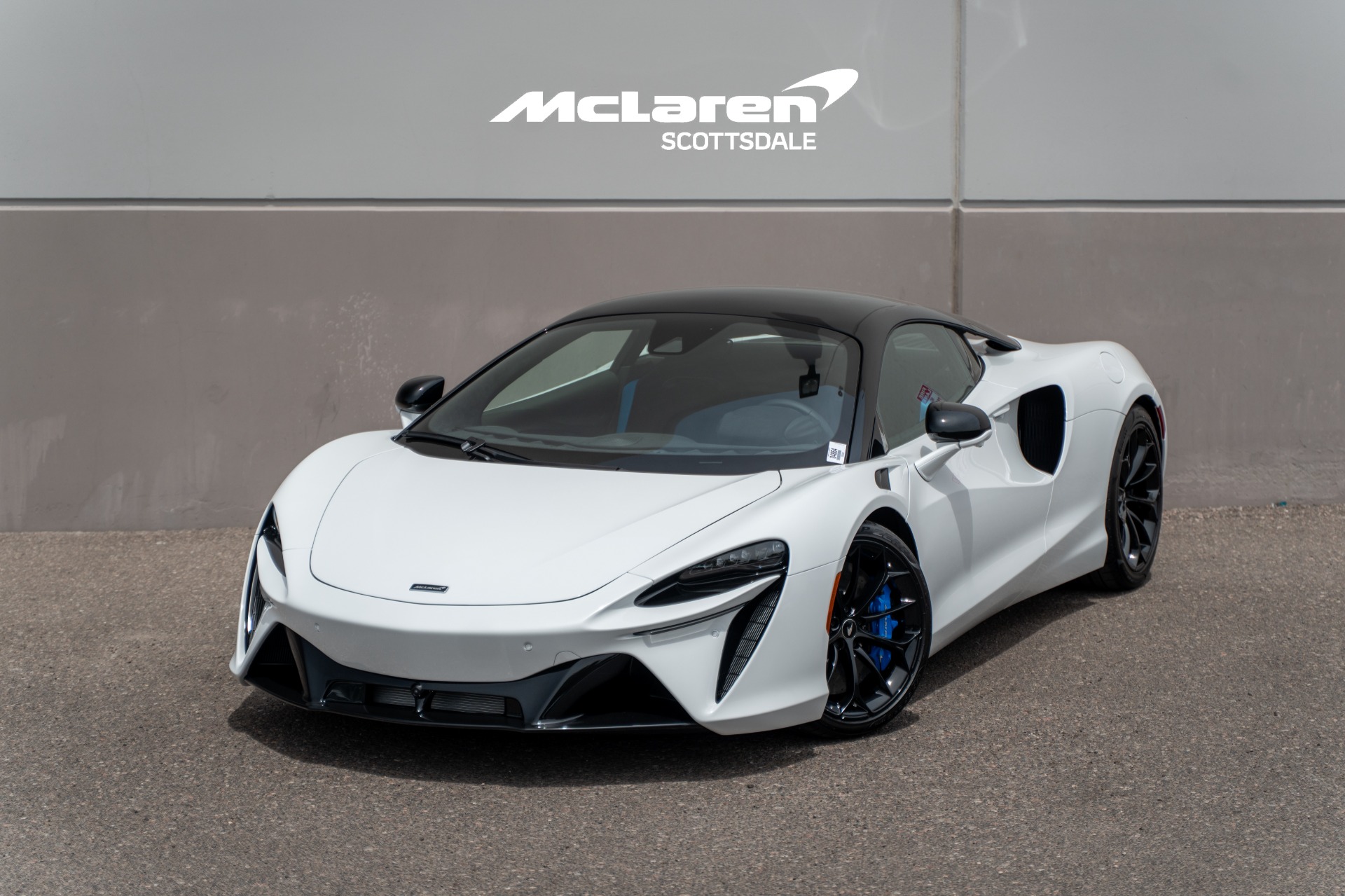 2026 McLaren Artura's photo