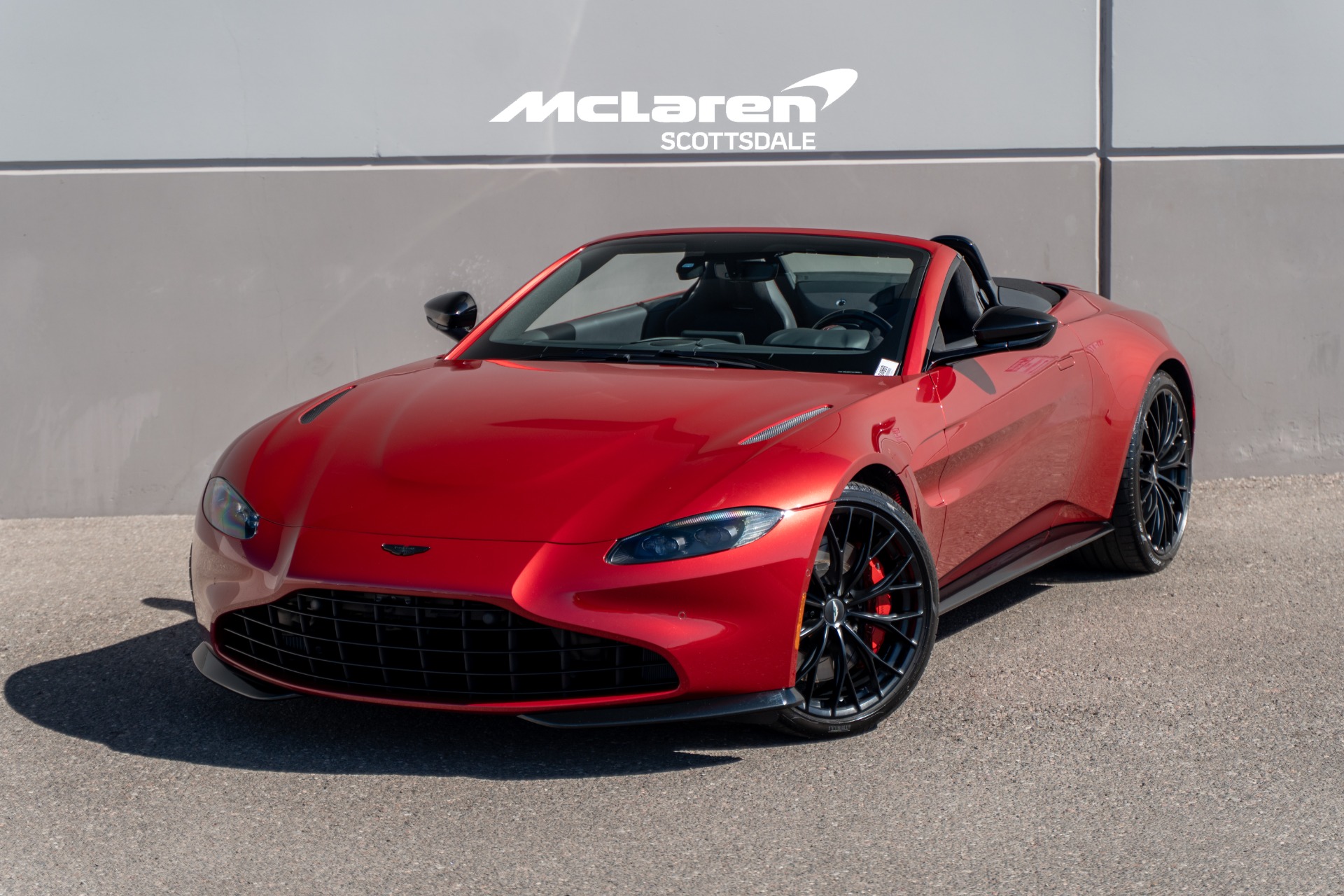 2022 Aston Martin Vantage 4.0 V8 Roadster's photo