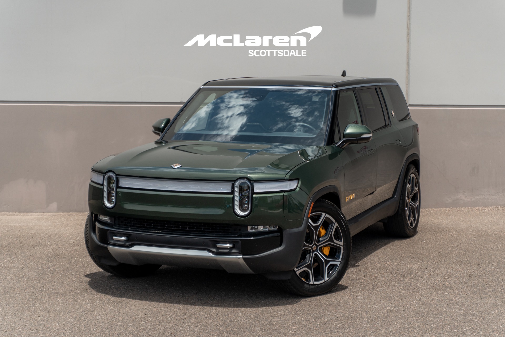 2023 Rivian R1S Adventure Quad-Motor Large Pack's photo