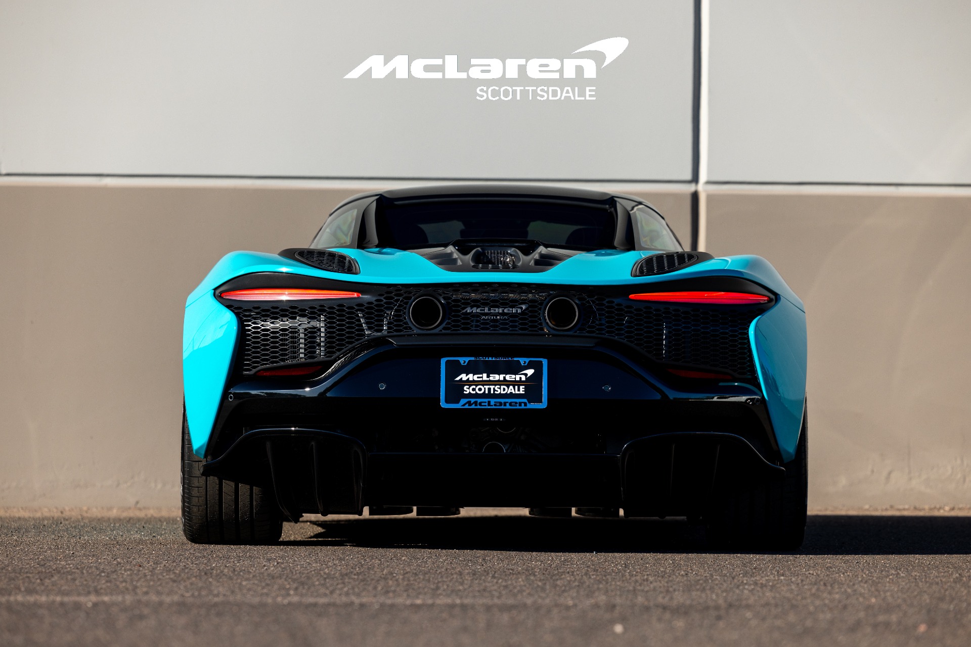 2025 S/SMAATEE&SONSドゥルン47 BLK Used 2025 MCLAREN ARTURA Performance For Sale (Sold